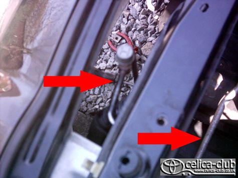 AC--aircon-pipes-to-right-s.jpg