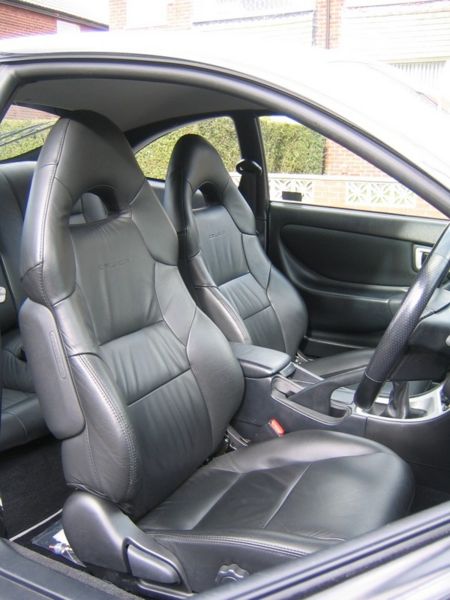 450px-FrontSeats.jpg