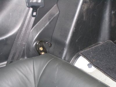Gen6rearseat-driverssidehinge.jpg