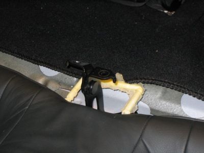 Gen6rearseat-centralhinge.jpg
